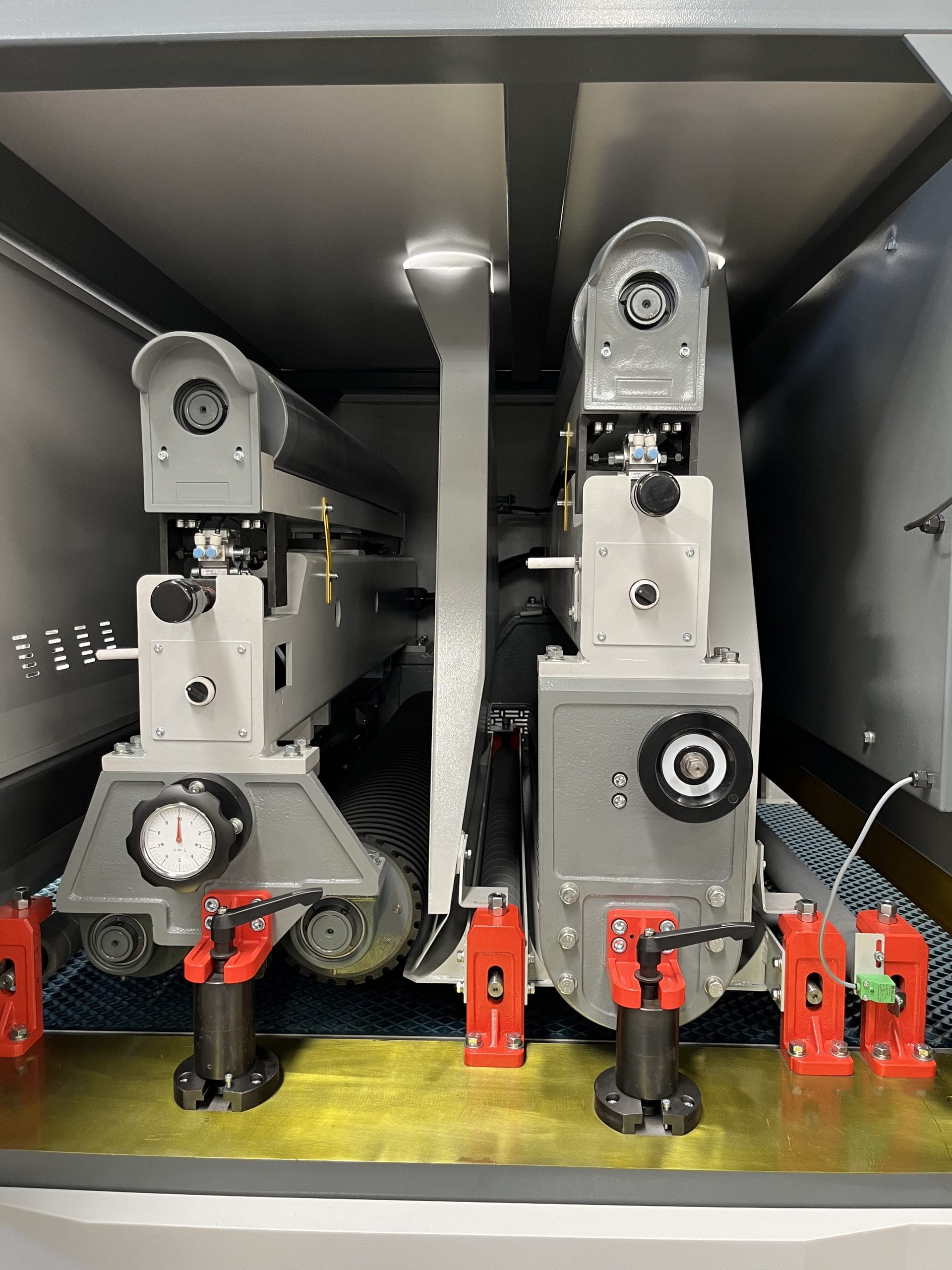 SRP1300 Wide Belt Sanding Machine - Qingdao Simon Machinery Co,.LTD